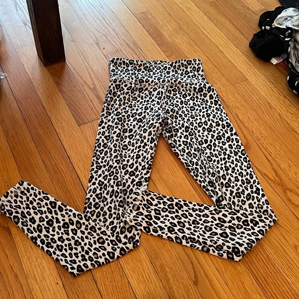 Supper comfy!! Size small worn a few times still in perfect condition.